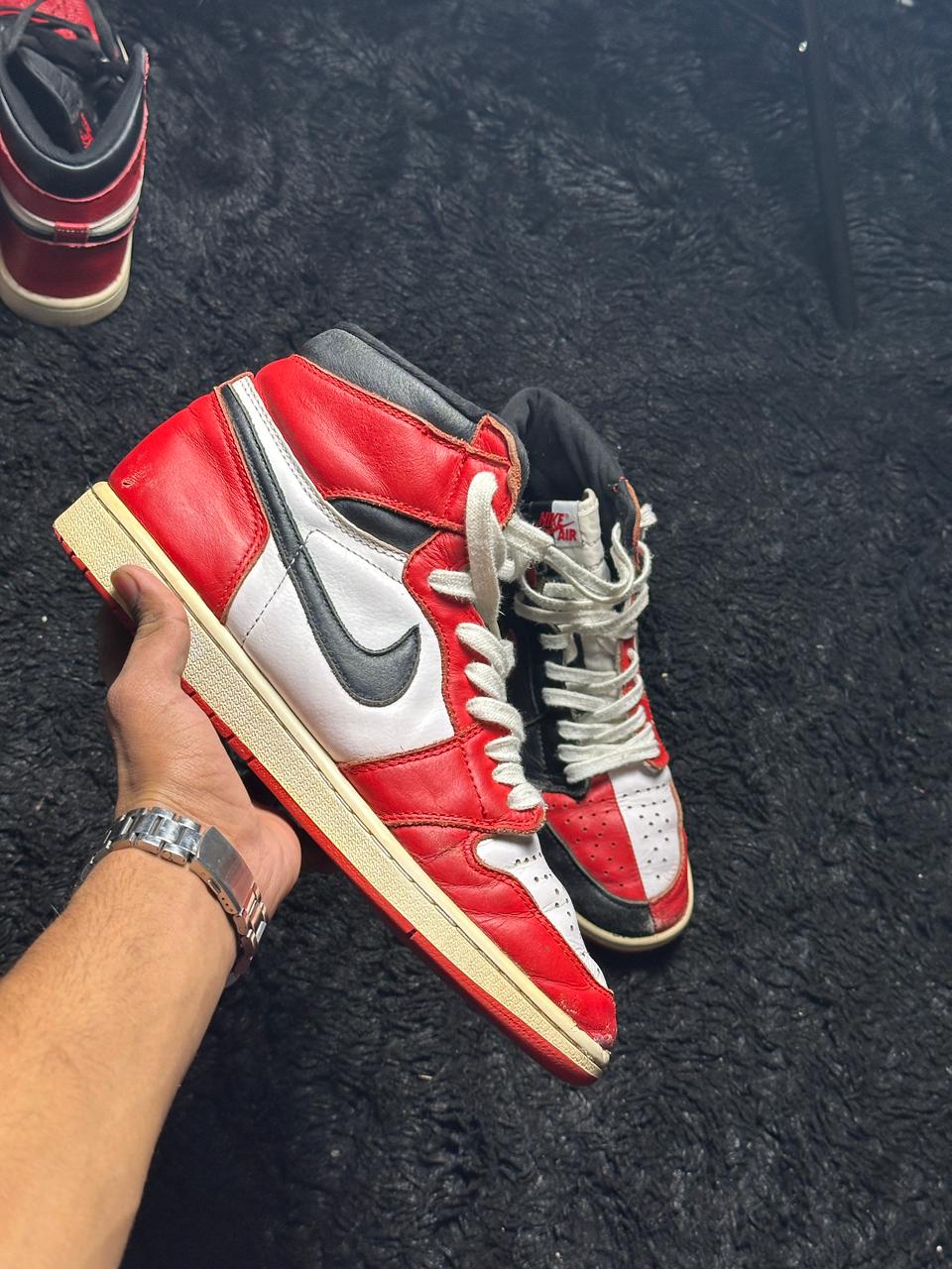 Nike AJ1 Chicago Limited Edition