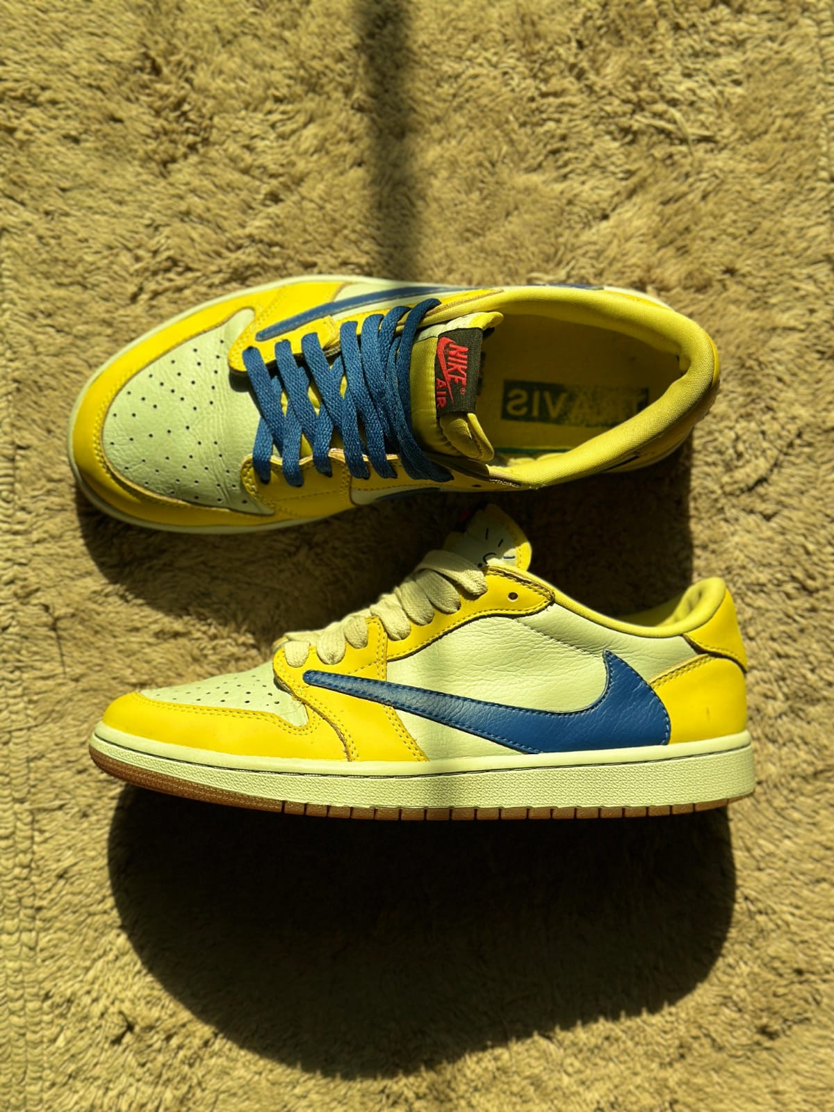 Nike Travis Scott Canary